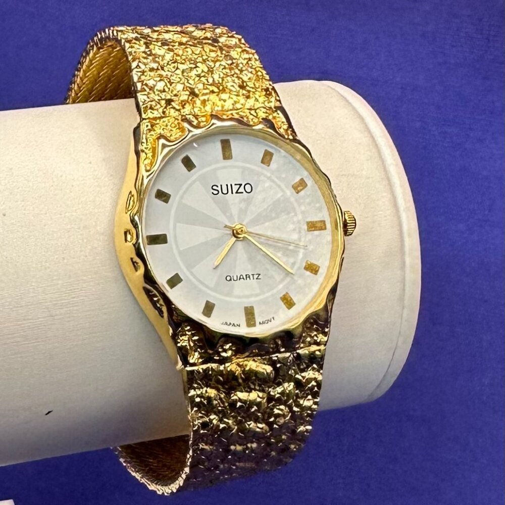 Suizo Gold-Tone Nugget Style Quartz Watch.  Fresh Battery.